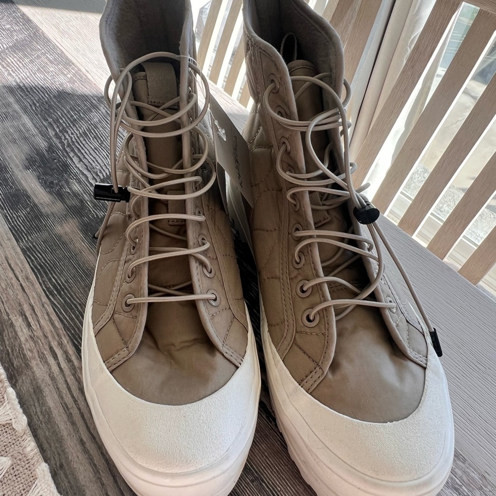 High-Top Sneakers/Booties